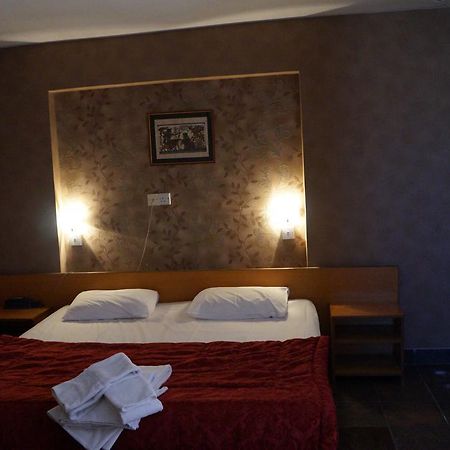 Sky Hotel Nicosie Extérieur photo